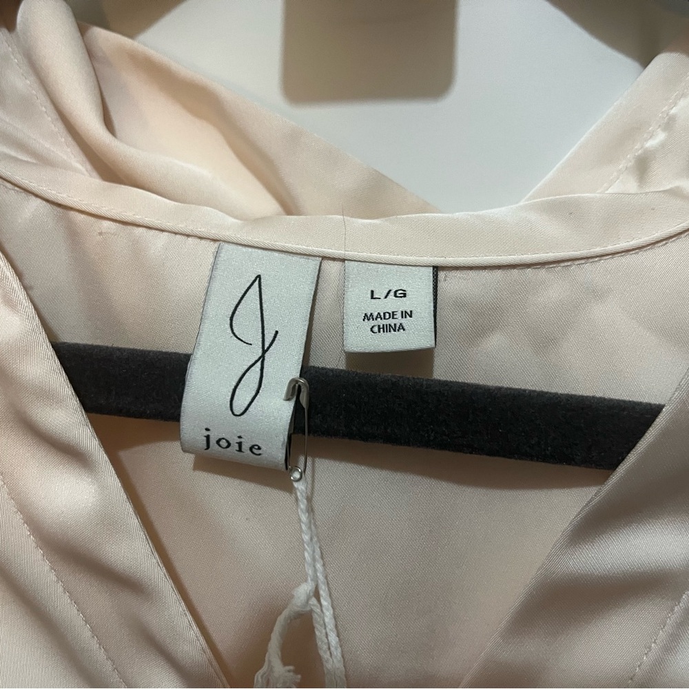 #3 joie Heavy Satin Boyfriend Blouse in blush. Faux pearl and gold buttons. NWT. - Picture 2 of 3